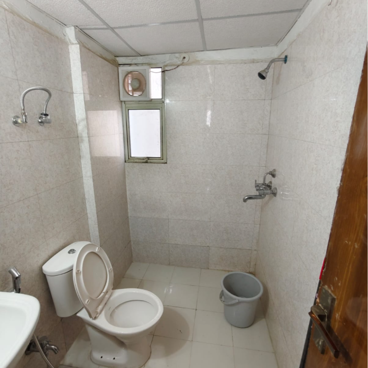 Bathroom, panchsheel-greens-ii 3 Bedroom 1510 Sq.Ft. Apartment In Panchsheel Green Greater Noida 8939884