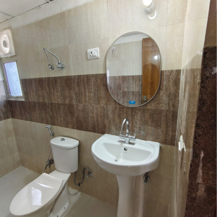 Bathroom, panchsheel-greens-ii 3 Bedroom 1510 Sq.Ft. Apartment In Panchsheel Green Greater Noida 8939884