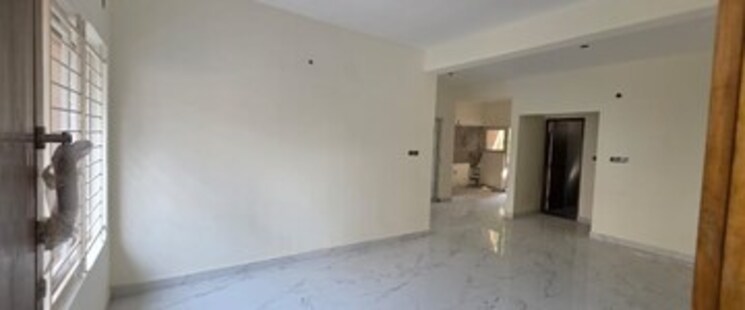 Room, sector 3 dwarka 4 Bedroom 2000 Sq.Ft. Apartment In Sector 3 Dwarka Delhi 8939882