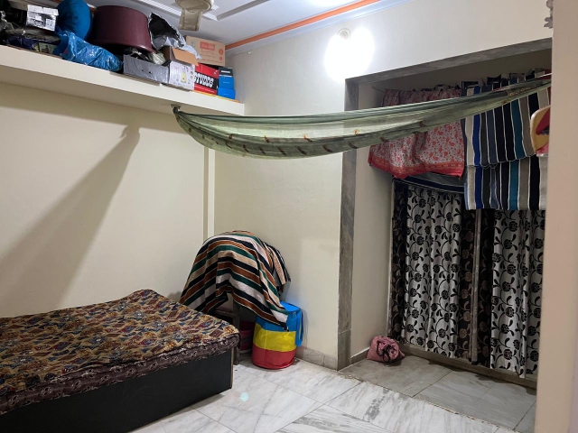 1 BHK 450 Sq.Ft. Apartment in Shah Complex 2