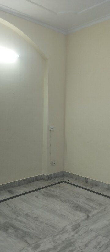 Furnished Amenities in 2 BHK Villa at Sector 45 – for Rent
