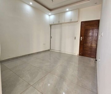 Room in 3.5 BHK Apartment at Allwin El Spazia, Sanauli – for Rent
