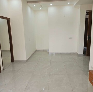 Room in 3.5 BHK Apartment at Allwin El Spazia, Sanauli – for Rent