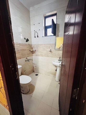 Bathroom in 3.5 BHK Apartment at Allwin El Spazia, Sanauli – for Rent