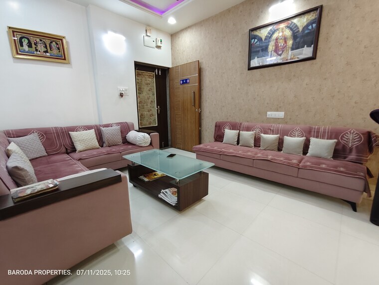 Living Room, race course 3 Bedroom 1750 Sq.Ft. Apartment In Race Course Vadodara 8939922