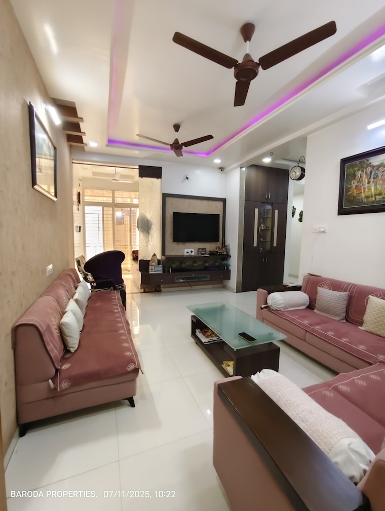 Living Room, race course 3 Bedroom 1750 Sq.Ft. Apartment In Race Course Vadodara 8939922