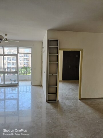 Room in 3 BHK Apartment at Omaxe Palm Greens, Mu Greater Noida – for Sale