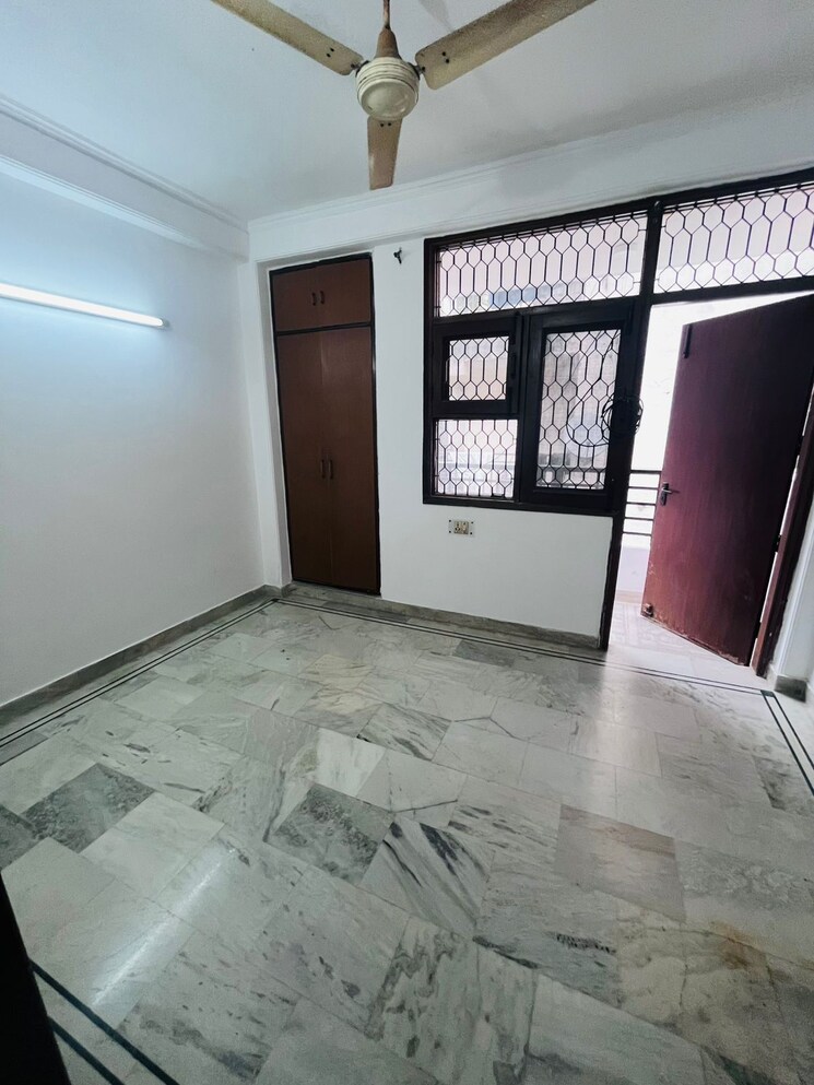 Room, khirki extension 1 Bedroom 450 Sq.Ft. Apartment In Khirki Extension Delhi 8939920