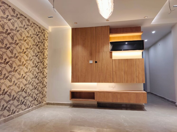 Room, radheypuri 3 Bedroom 100 Sq.Yd. Builder Floor In Radheypuri Delhi 8940013