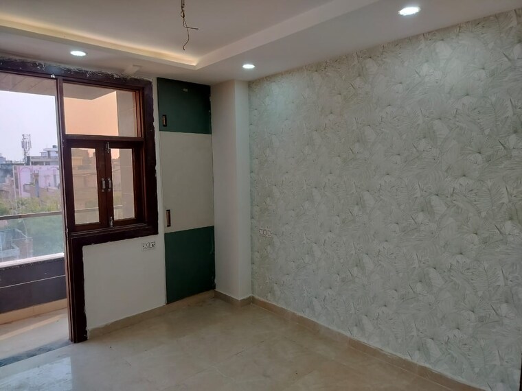Room, radheypuri 3 Bedroom 100 Sq.Yd. Builder Floor In Radheypuri Delhi 8940013