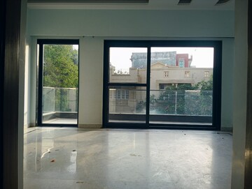 Room in 3 BHK Builder Floor at Ansal Sushant Apartments, Sushant Lok I – for Sale