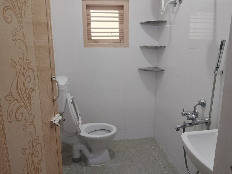 Bathroom, btm layout 1 Bedroom 850 Sq.Ft. Builder Floor In Btm Layout Bangalore 8940012