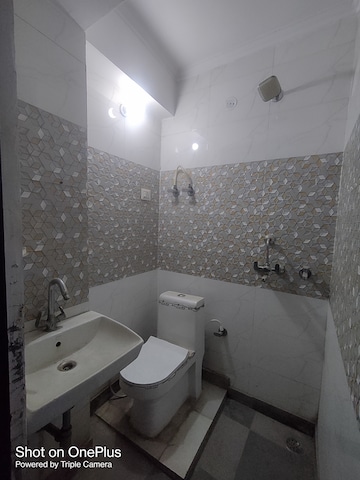 Bathroom in 1 BHK Builder Floor at Mansa Ram Park – for Rent