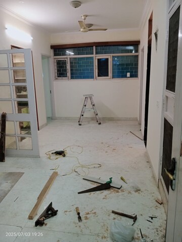 Living Room in 2 BHK Apartment at Patparganj – for Rent