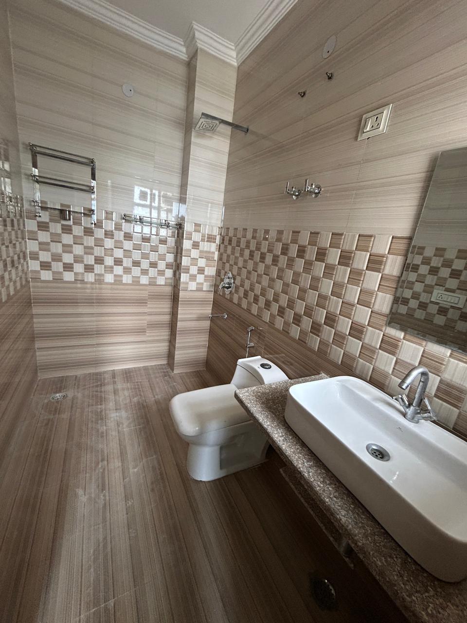 3.5 BHK + Study Room Apartment For Rent in Orchid Island