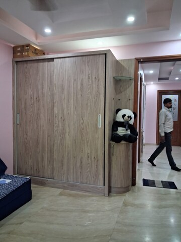 Room in 3.5 BHK Apartment at Orchid Island, Sector 51 – for Rent