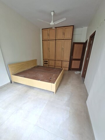 Room in 2 BHK Apartment at Bandstand Apartment, Bandra West – for Rent
