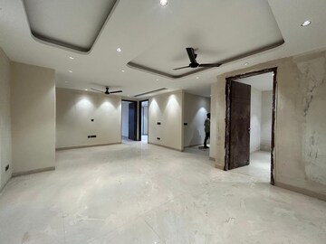 Room in 3 BHK Apartment at Saket – for Rent