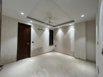 Room in 3 BHK Apartment at Saket – for Rent