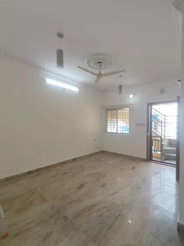Room in 2 BHK Builder Floor at Hsr Layout – for Rent