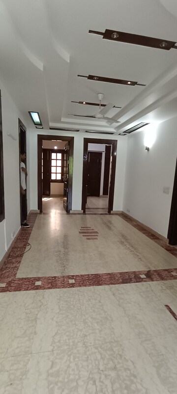 Room in 3.5 BHK Builder Floor at Kalkaji – for Rent