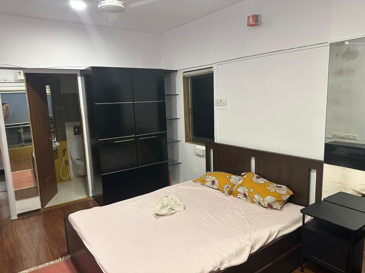 2 BHK Apartment For Rent in Kiran Tower Pali Hill