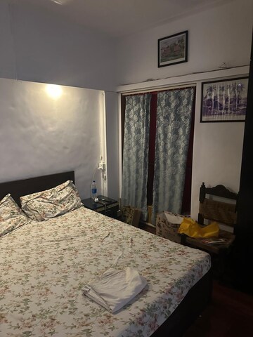 Bedroom in 2 BHK Apartment at Pali Hill – for Rent