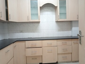 Kitchen in 3.5 BHK Apartment at Bestech Park View City 1, Sector 48 – for Rent