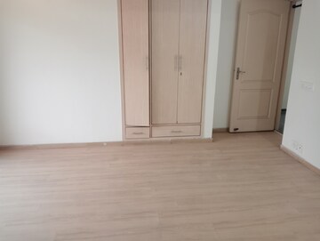 Room in 3.5 BHK Apartment at Bestech Park View City 1, Sector 48 – for Rent