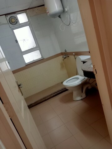 Bathroom in 3.5 BHK Apartment at Bestech Park View City 1, Sector 48 – for Rent