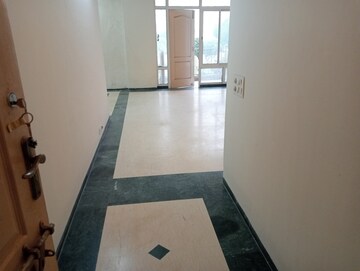 Kitchen in 3.5 BHK Apartment at Bestech Park View City 1, Sector 48 – for Rent