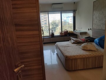 Bedroom in 4 BHK Apartment at Cenced Apartment Pali Hill, Pali Hill – for Rent