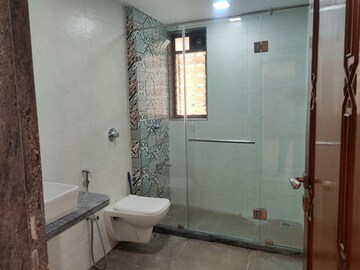 Bathroom in 4 BHK Apartment at Cenced Apartment Pali Hill, Pali Hill – for Rent