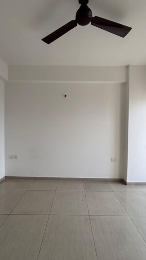 Room in 3 BHK Apartment at Homes 121, Sector 121 – for Sale