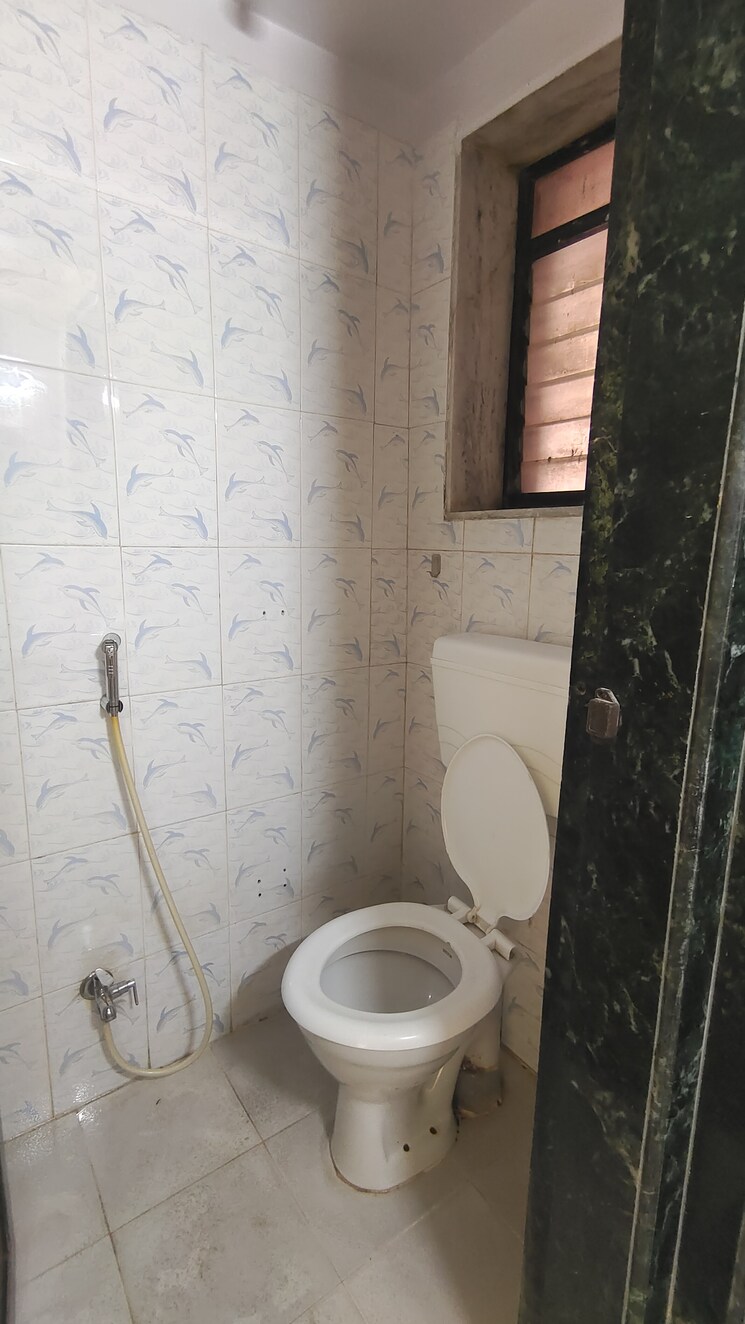 Bathroom, rajnigandha-chs-vasant-vihar 1 Bedroom 450 Sq.Ft. Apartment In Vasant Vihar Thane 8940196