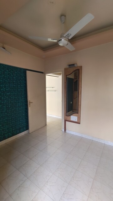 Room in 1 BHK Apartment at Rajnigandha CHS Vasant Vihar, Vasant Vihar – for Rent