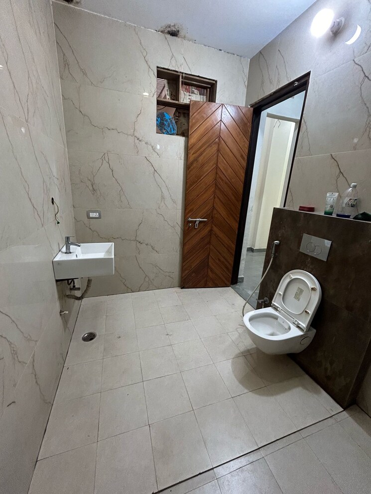 Bathroom, butler colony Pg For Boys In Butler Colony 8025227