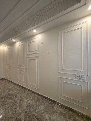 Room in 4 BHK Independent House at Sahastradhara Road – for Sale