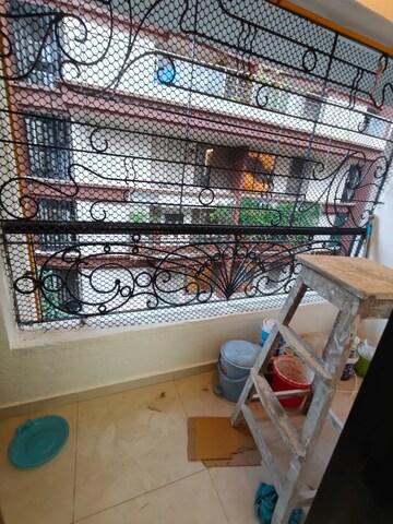 Furnished Amenities in 3 BHK Apartment at Dara House, Khar West – for Rent