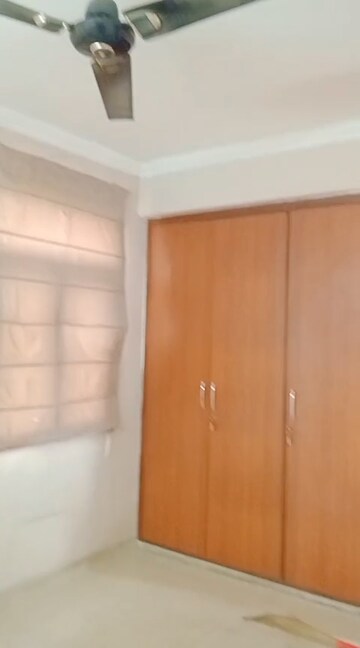 Furnished Amenities in 2 BHK Apartment at Patparganj – for Rent