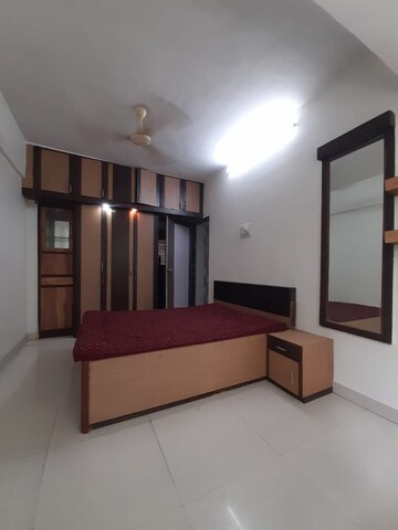 Room in 1 BHK Apartment at Kshitij CHS, Goregaon East – for Rent