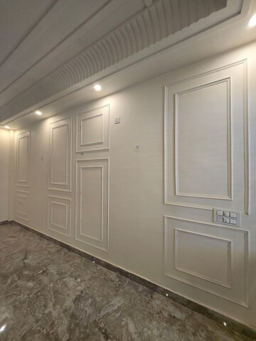 Room in 4 BHK Independent House at Sahastradhara – for Sale
