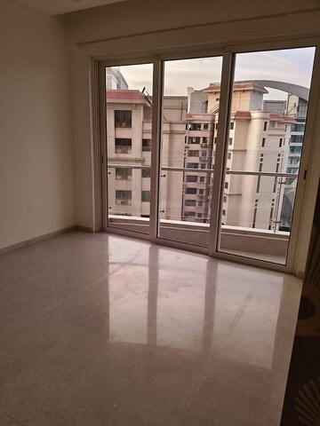 Room in 2 BHK Apartment at Lodha Fiorenza, Goregaon East – for Rent