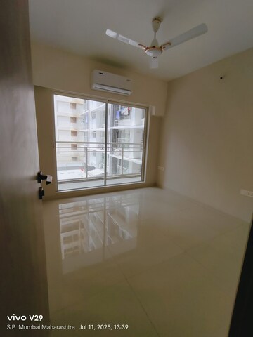Room in 2 BHK Apartment at Sugee Atharva, Prabhadevi – for Rent