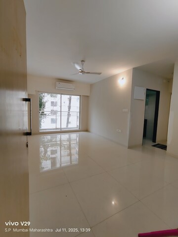 Room in 2 BHK Apartment at Sugee Atharva, Prabhadevi – for Rent