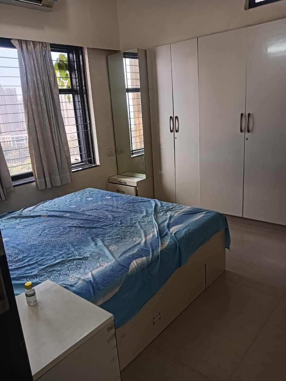 1 BHK + Pooja Room Apartment For Rent in K Raheja Heights