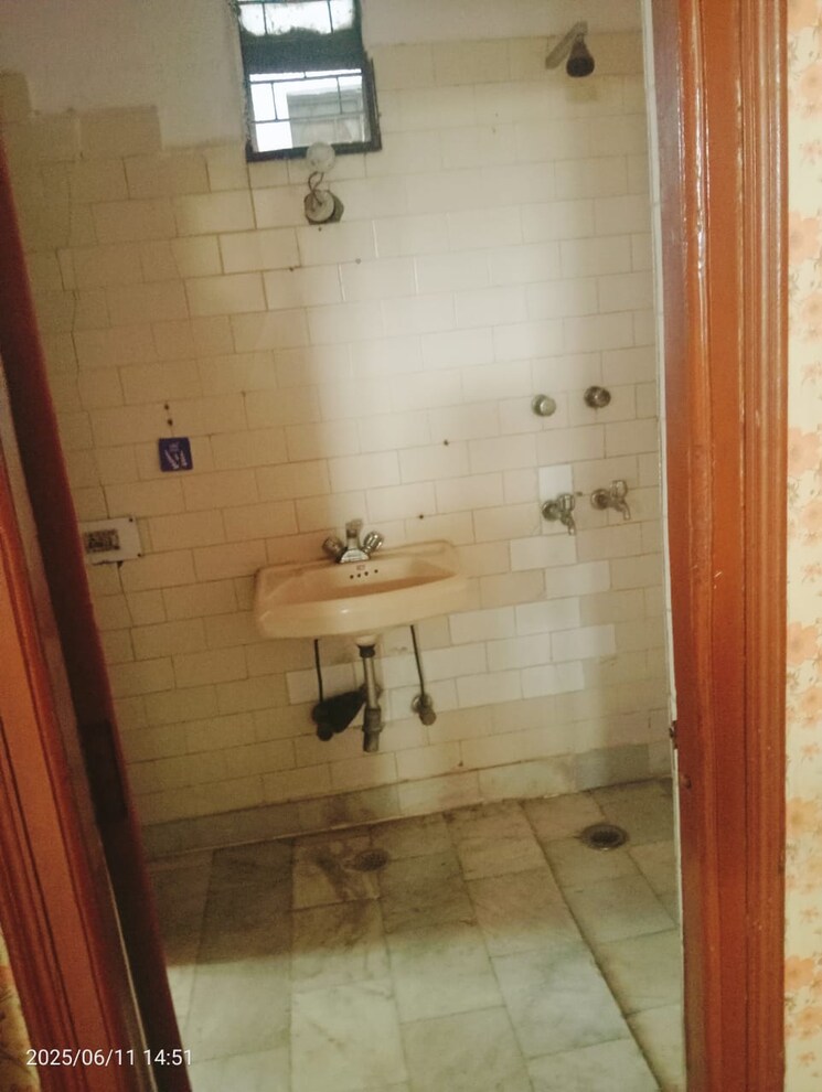 Bathroom, agrsen-apartment 3 Bedroom 1600 Sq.Ft. Apartment In Ip Extension Delhi 8940338