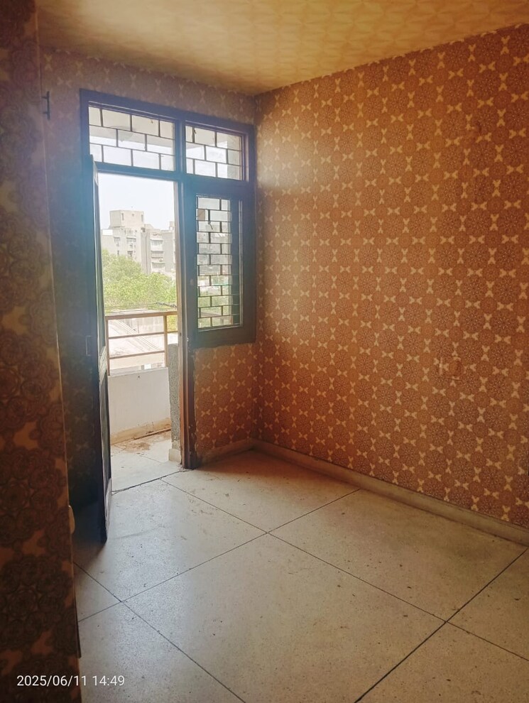 Room, agrsen-apartment 3 Bedroom 1600 Sq.Ft. Apartment In Ip Extension Delhi 8940338