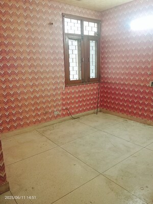 Room in 3 BHK Apartment at Agrsen Apartment, Ip Extension – for Sale