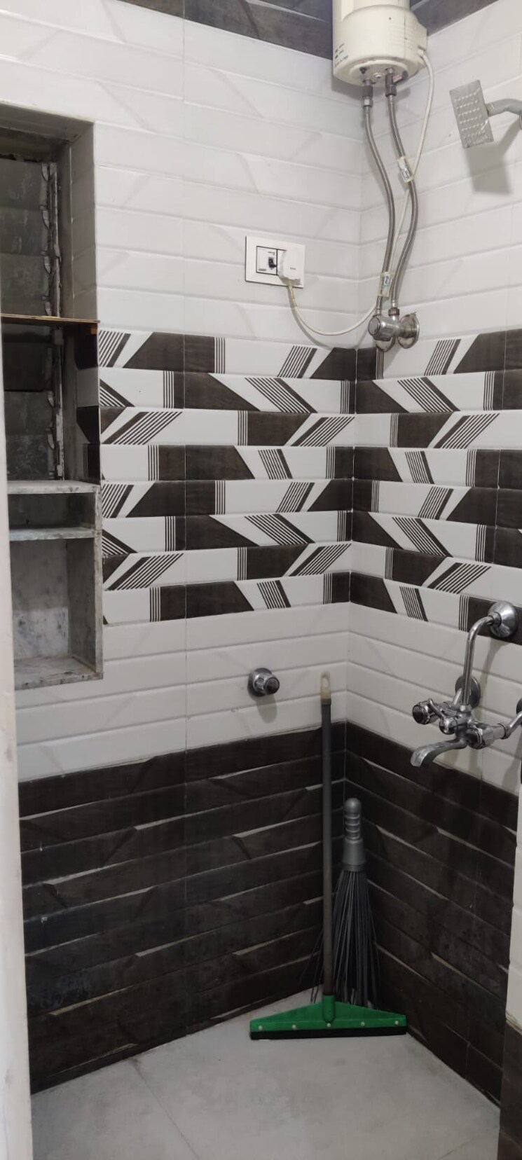 Bathroom, gokuldham-complex 2 Bedroom 900 Sq.Ft. Apartment In Goregaon East Mumbai 8940334